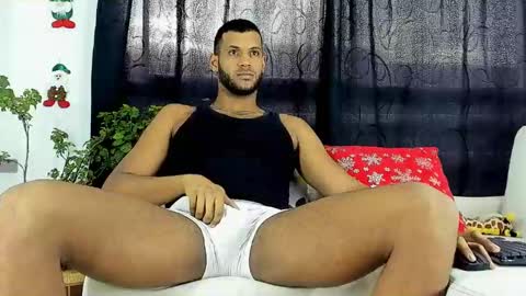 Snapshot of callmeby_lebron chatting on December 17, 12:11 pm LeBron online show from December 17, 12:11 pm