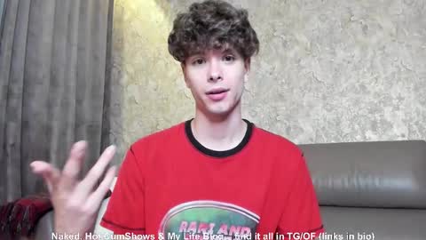 Hey I am Calvin  online show from September 16, 6:20 pm