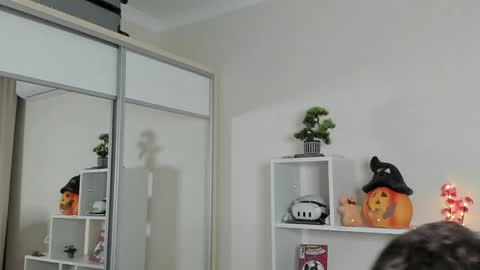 Hey I am Calvin  online show from February 2, 7:04 pm