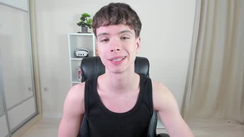 Hey I am Calvin  online show from January 29, 7:11 pm