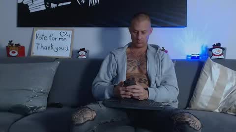 Calvin  online show from December 18, 9:18 pm