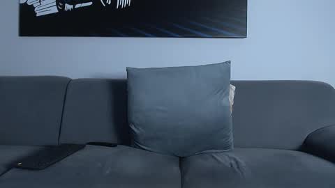 Calvin  online show from February 3, 6:45 am