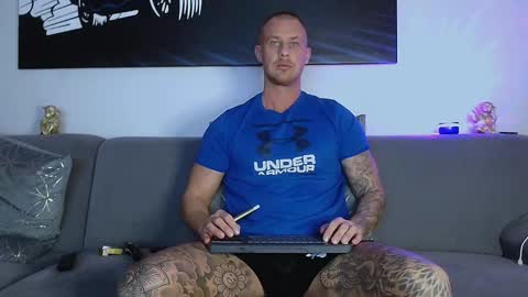 Calvin  online show from January 8, 8:39 pm