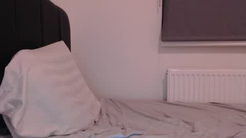 Calvinjohnlad online show from December 4, 5:00 pm