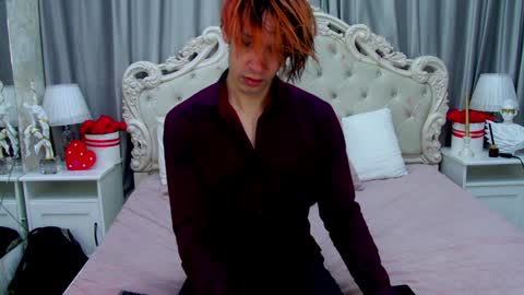Snapshot of calvinowens chatting on December 8, 3:32 am Calvin Owens online show from December 8, 3:32 am