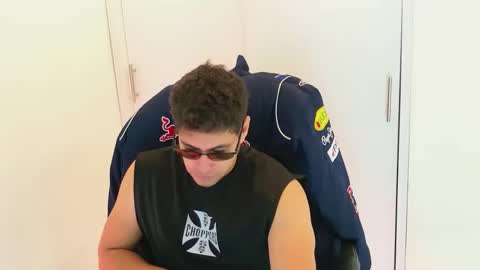 camara110 online show from December 4, 2:29 am