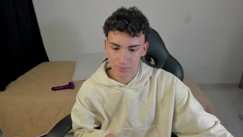 camiboy666 online show from December 1, 1:52 am