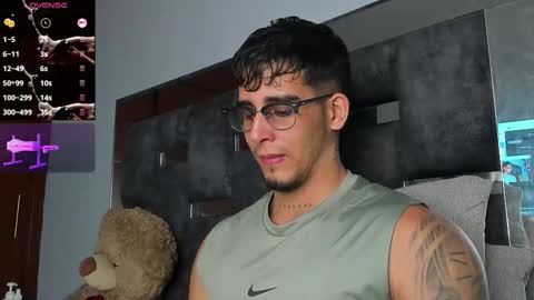   INDEPENDENT MODEL online show from September 12, 6:02 am