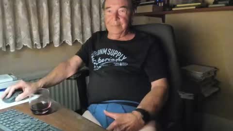 Cammee online show from April 18, 7:18 pm