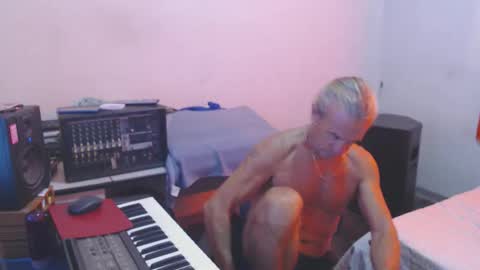 carlos online show from February 18, 11:30 am