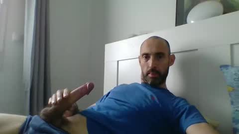 cedric223 online show from December 18, 1:45 pm