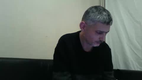 cedricodereims51 online show from December 16, 1:56 am