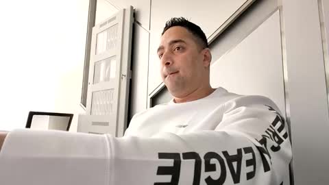 Snapshot of champ_yo chatting on October 16, 8:00 am Champ online show from October 16, 8:00 am