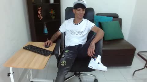 Charlie oconnor online show from December 27, 4:26 am