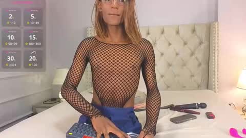 Snapshot of charlie_storm_ chatting on October 13, 1:17 pm online show from October 13, 1:17 pm
