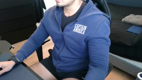 charliekkw online show from December 14, 9:00 pm