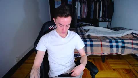 carlos reyes online show from February 2, 1:45 am