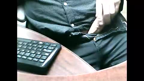 Snapshot of charmeur2672 chatting on October 17, 10:08 am charmeur2672 online show from October 17, 10:08 am