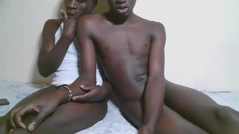 charmzboy online show from November 14, 3:42 am