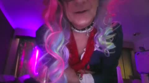 Snapshot of chaturdell9359 chatting on October 15, 2:19 am We Chat online show from October 15, 2:19 am