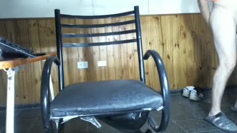 Snapshot of checho29081 chatting on February 19, 10:12 am checho29081 online show from February 19, 10:12 am