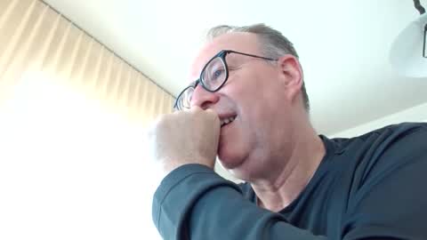 cheer2u online show from March 18, 3:37 pm