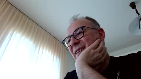 cheer2u online show from April 23, 1:57 pm