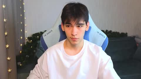 Snapshot of chem1ko chatting on February 10, 12:29 pm LUCASRYANPVT IS OPEN online show from February 10, 12:29 pm