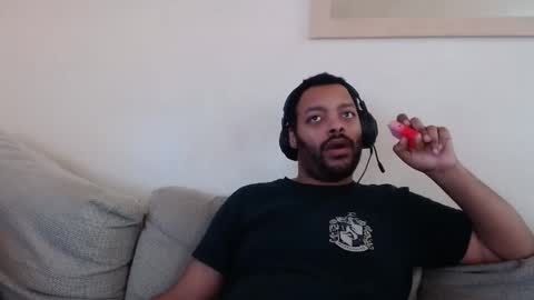 NewboyoncampusTheWeekndr online show from November 5, 11:56 am