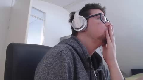 chillzonecam online show from April 24, 5:04 pm