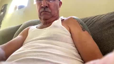 chip23456 online show from October 25, 5:14 pm