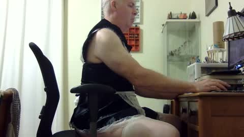 chris2002b online show from October 6, 3:55 am