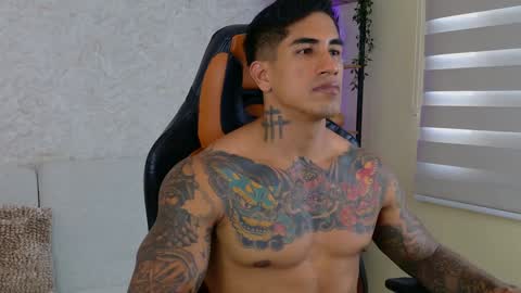 chris reilly online show from December 11, 8:27 pm