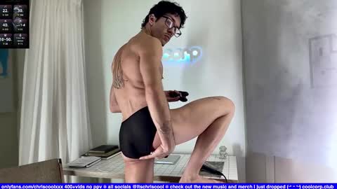 Content creator  artist online show from November 30, 2:57 am