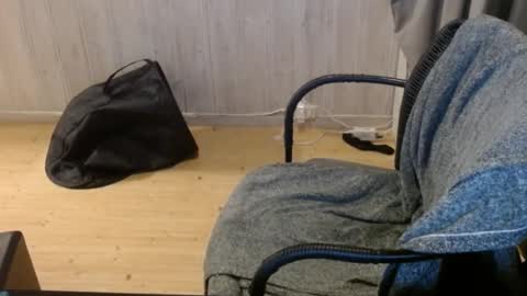 Snapshot of chriser_xxx chatting on January 1, 4:07 pm chriser_xxx online show from January 1, 4:07 pm