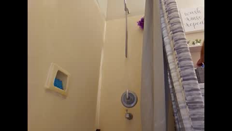 Chris online show from September 22, 4:01 am