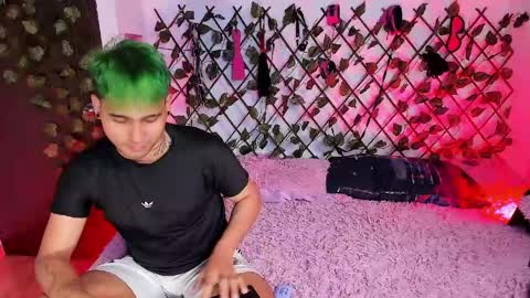 Christian Wang online show from April 17, 12:46 am