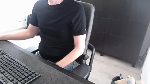 christianblck online show from November 7, 9:01 am