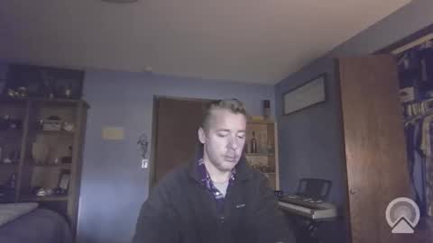 chrisw8121 online show from April 1, 4:15 pm