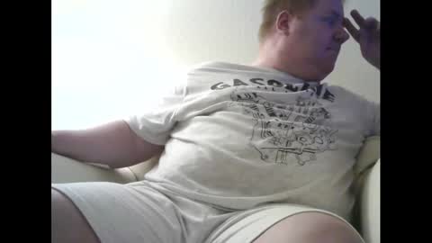 Snapshot of chubby_david chatting on December 23, 10:44 pm chubby_david online show from December 23, 10:44 pm