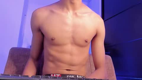 cj_davis1 online show from November 21, 1:43 pm