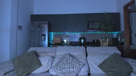 claytonburgues online show from February 15, 8:02 am