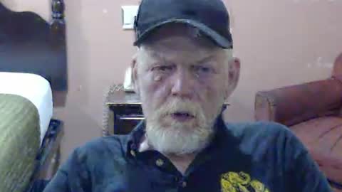 cockreadynow4u online show from April 14, 7:57 pm