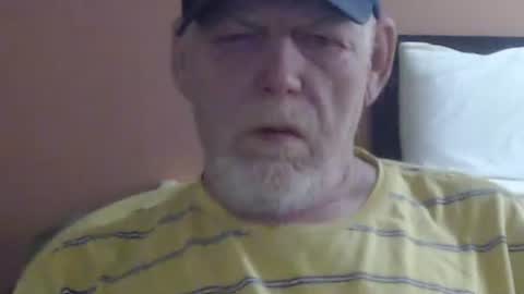 Snapshot of cockreadynow4u chatting on October 22, 5:11 am cockreadynow4u online show from October 22, 5:11 am
