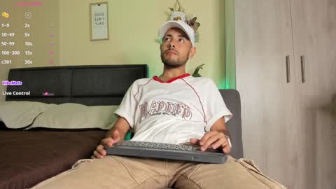 Snapshot of codyluke_ chatting on December 29, 1:34 am Cody Luke online show from December 29, 1:34 am