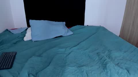 college_muscle_ass online show from April 11, 8:23 pm