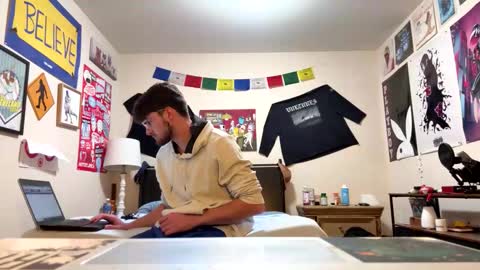 Snapshot of college_packing_8 chatting on October 25, 3:14 pm college_packing_8 online show from October 25, 3:14 pm