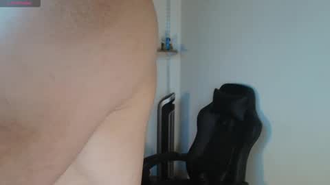 Snapshot of colombianmuscle8 chatting on October 25, 4:20 pm colombianmuscle8 online show from October 25, 4:20 pm