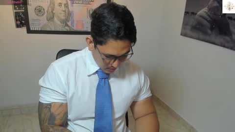 coltonmassif_ online show from November 13, 3:00 am