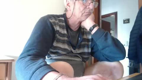 comemivuoi2 online show from February 8, 8:31 am